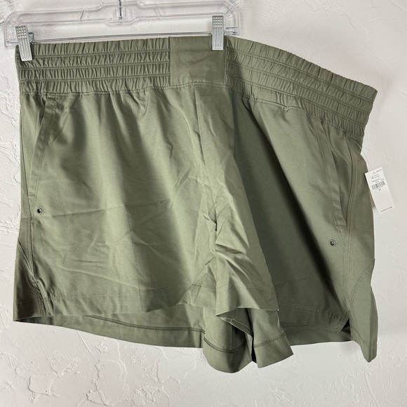 Old Navy Pants - Old Navy Shorts High Waisted StretchTech Solid Dark Green Olive‎ Stone Wall